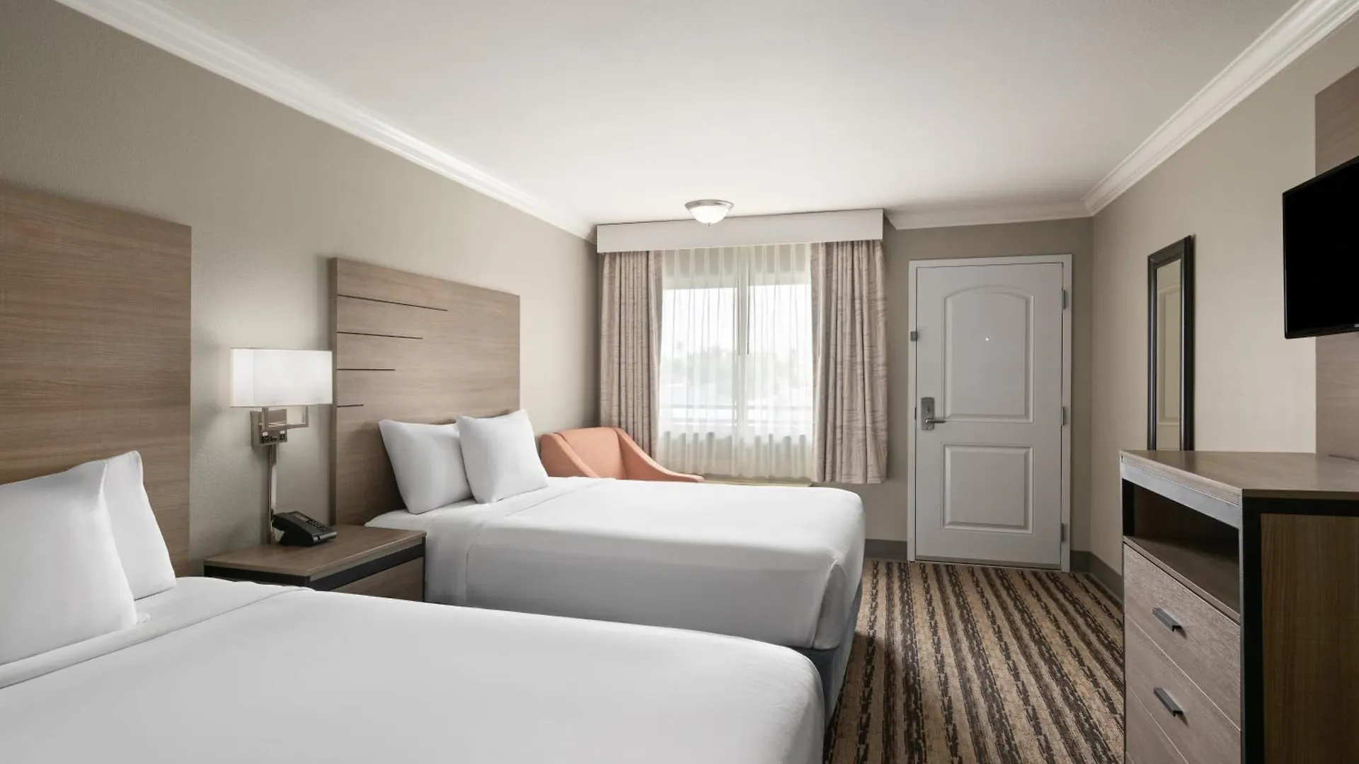 *** Hotel Solara Inn And Suites Anaheim United States