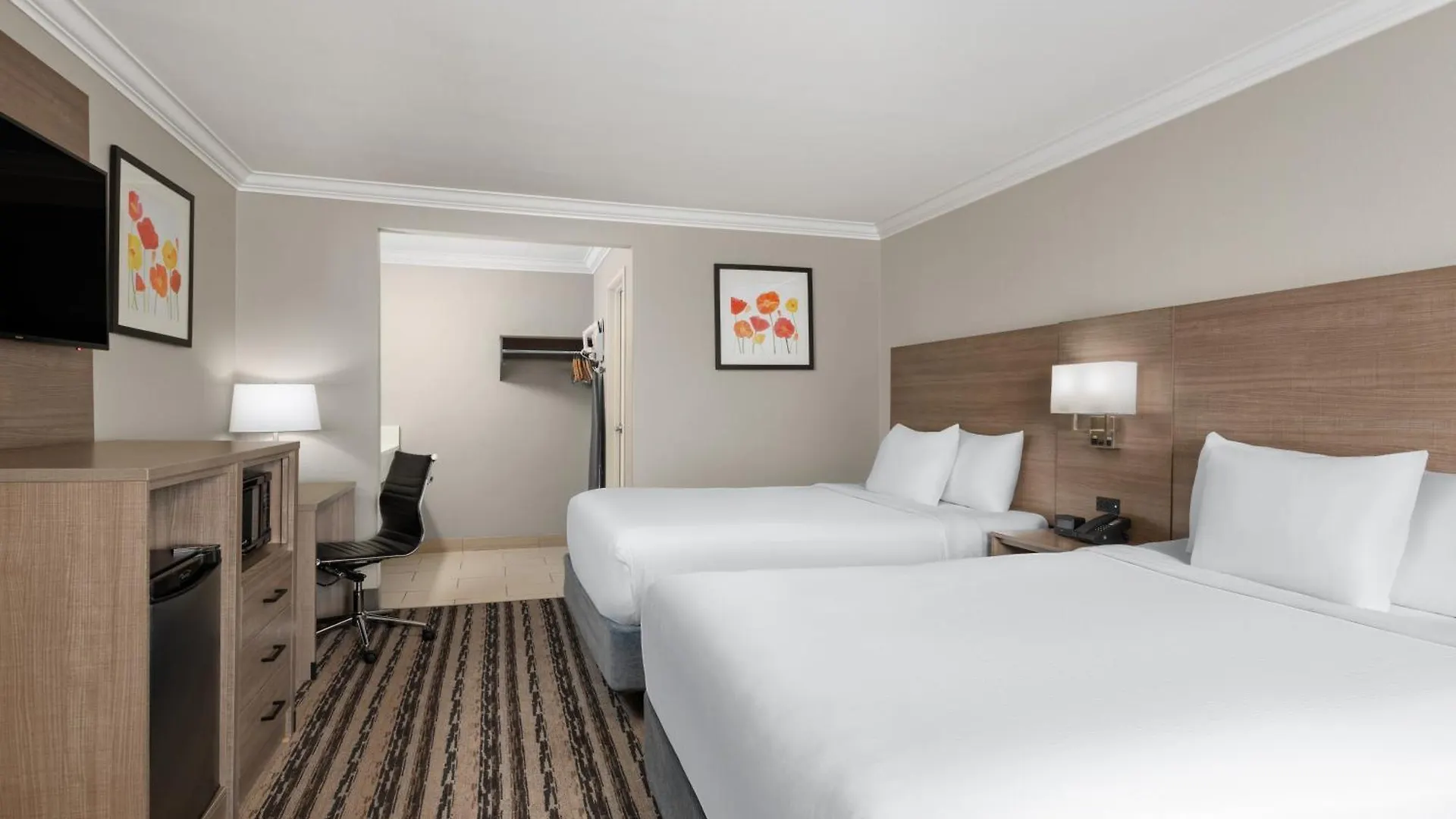 Solara Inn And Suites Anaheim