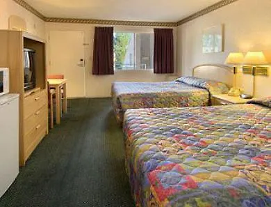 Solara Inn And Suites Anaheim Hotel